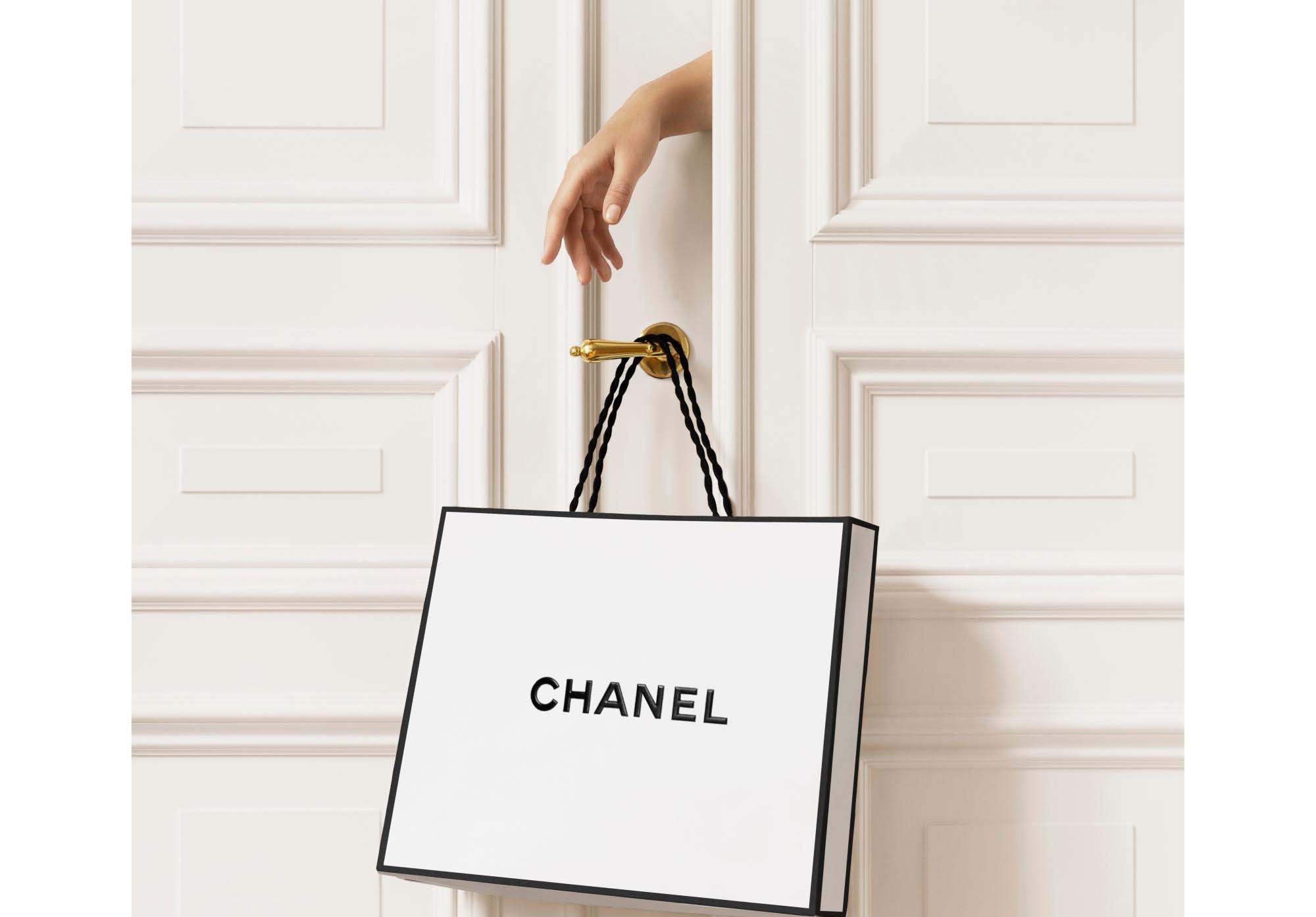 Chanel: A Reinterpretation of the Luxurious Atmosphere of the Streets of Paris