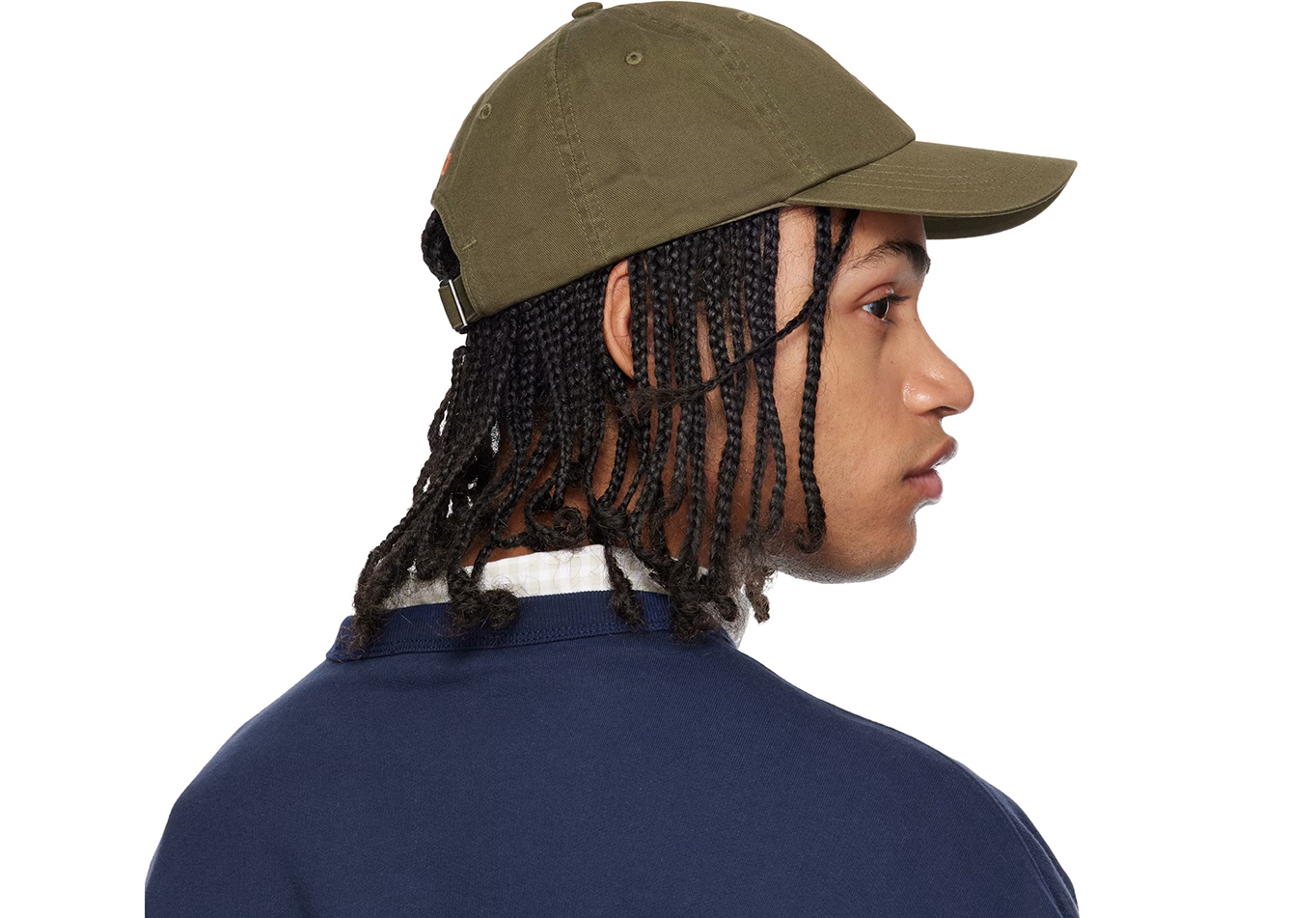 The Beauty of Autumn Headwear: Elegant Silhouettes, Warm Tones, and Effortless Styling
